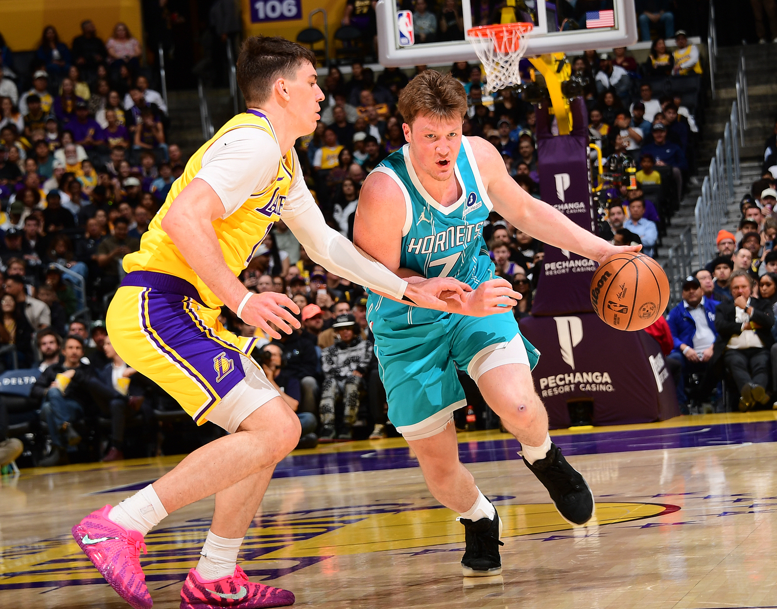 比赛赛程-湖人近5战4负！詹姆斯29+9惨败黄蜂 东契奇39分三球30+9三分