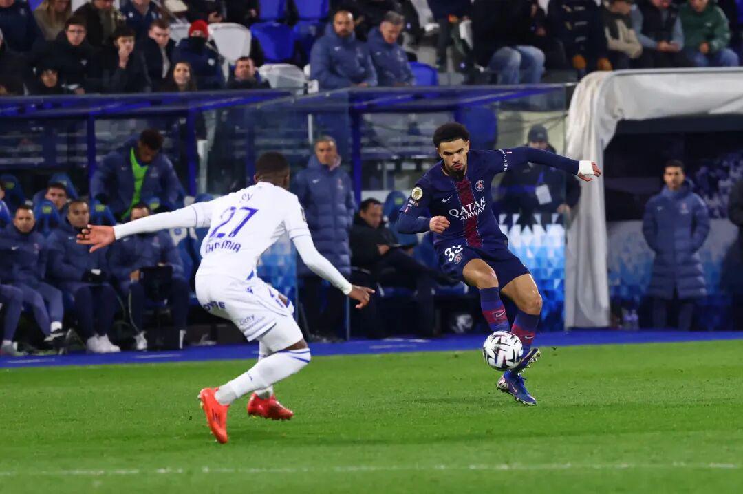 英雄联盟赛事官网-巴尔科拉制胜，PSG客场击败欧塞尔